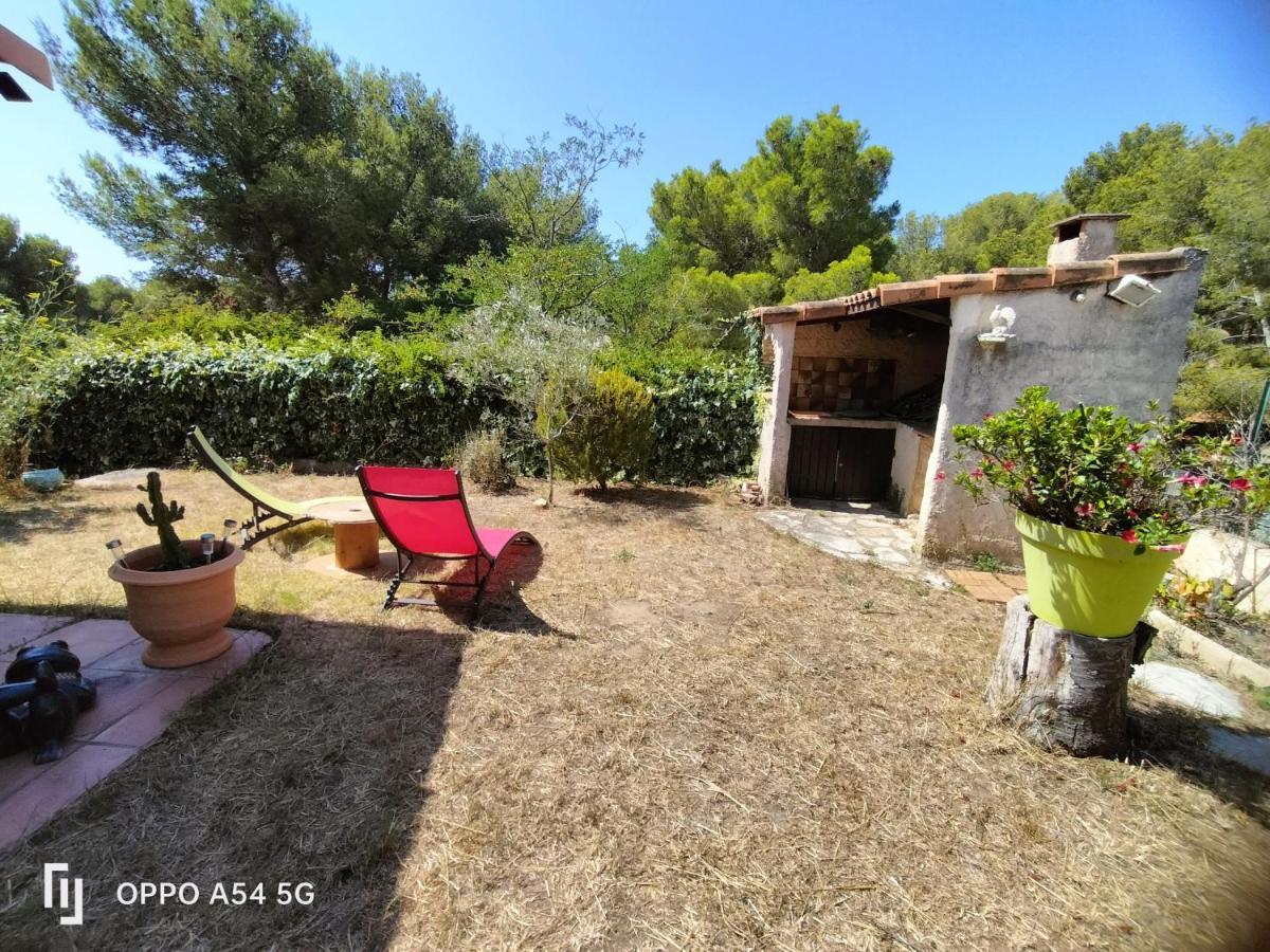 Maisonnette Kalis Calme Avec Climatisation Parking Jardin Cadre Campagne Plages A Pieds Bandol Bagian luar foto