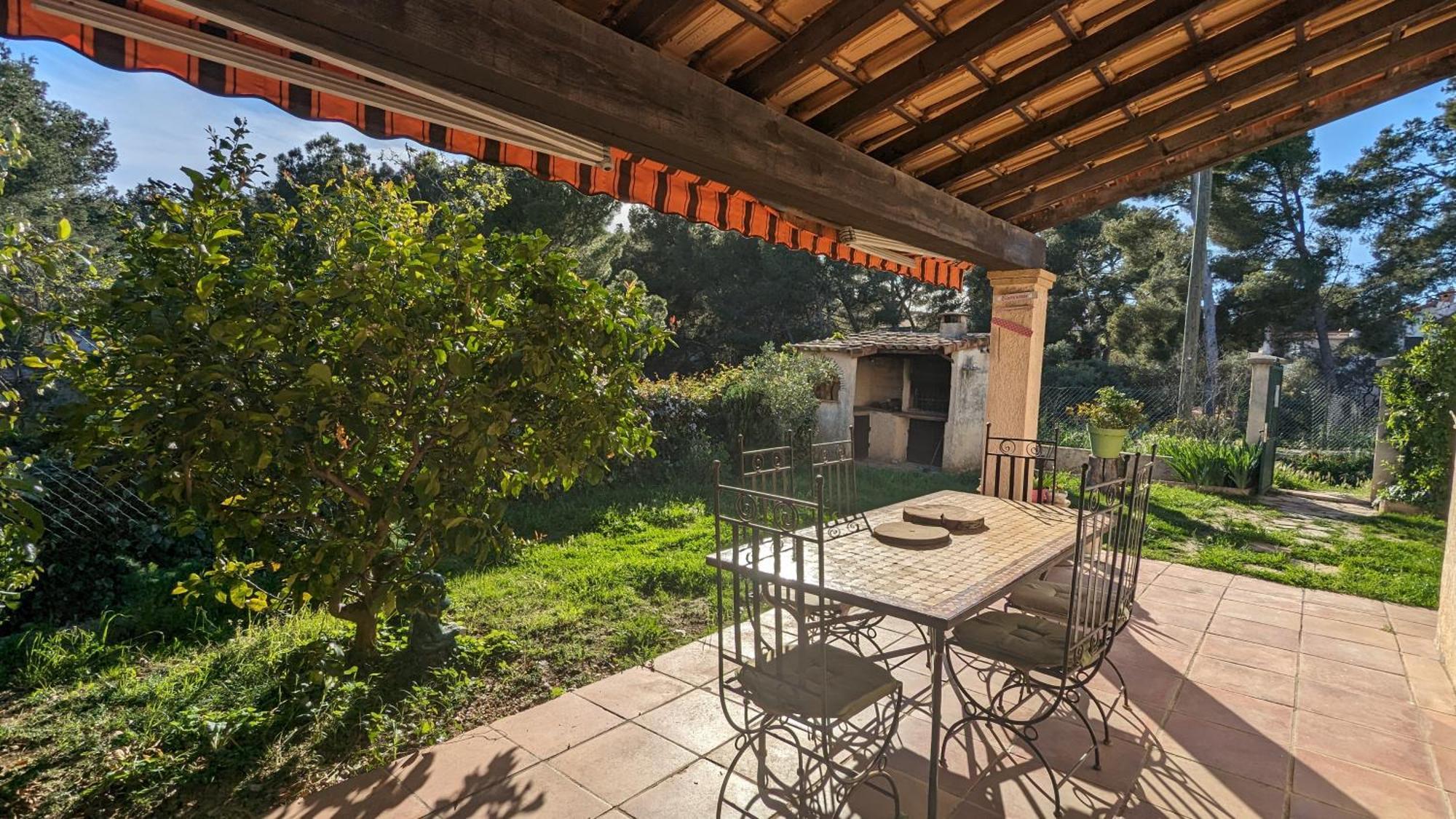 Maisonnette Kalis Calme Avec Climatisation Parking Jardin Cadre Campagne Plages A Pieds Bandol Bagian luar foto