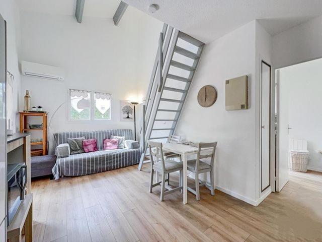 Maisonnette Kalis Calme Avec Climatisation Parking Jardin Cadre Campagne Plages A Pieds Bandol Bagian luar foto