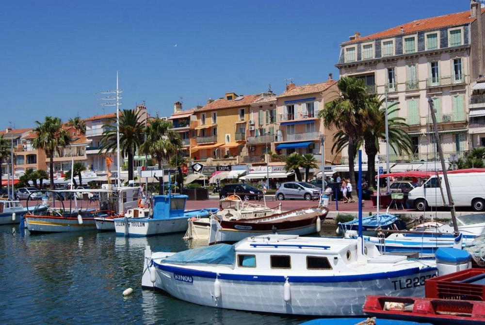 Maisonnette Kalis Calme Avec Climatisation Parking Jardin Cadre Campagne Plages A Pieds Bandol Bagian luar foto